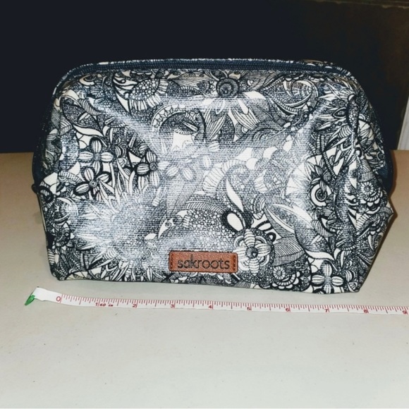 Bundle of 2sacroots bags: makeup bag and crossbody in excellent used condition - Picture 2 of 15